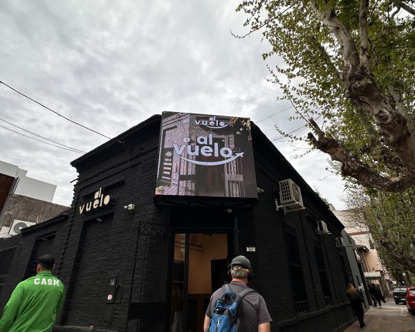 San Miguel, Buenos Aires. Pantalla Outdoor 2x2 mts  P5